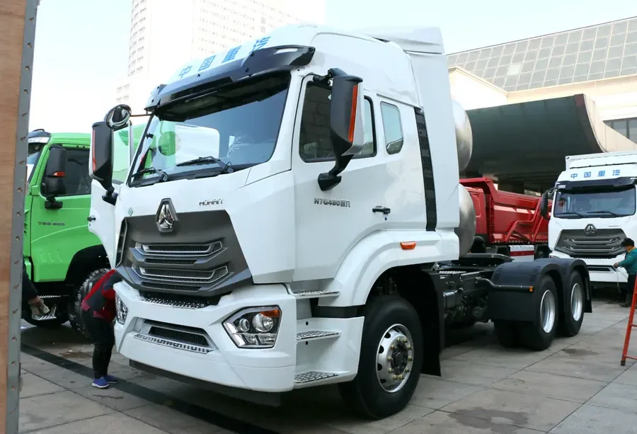HOWO 6×4 Tractor Truck 440 (MT13)